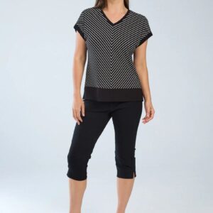slimming-diagonal-stripe-top-black-white-front.jpg